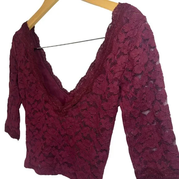 Urban Outfitters Kimchi Blue Burgundy Lace V-Neck Top - Picture 4 of 5